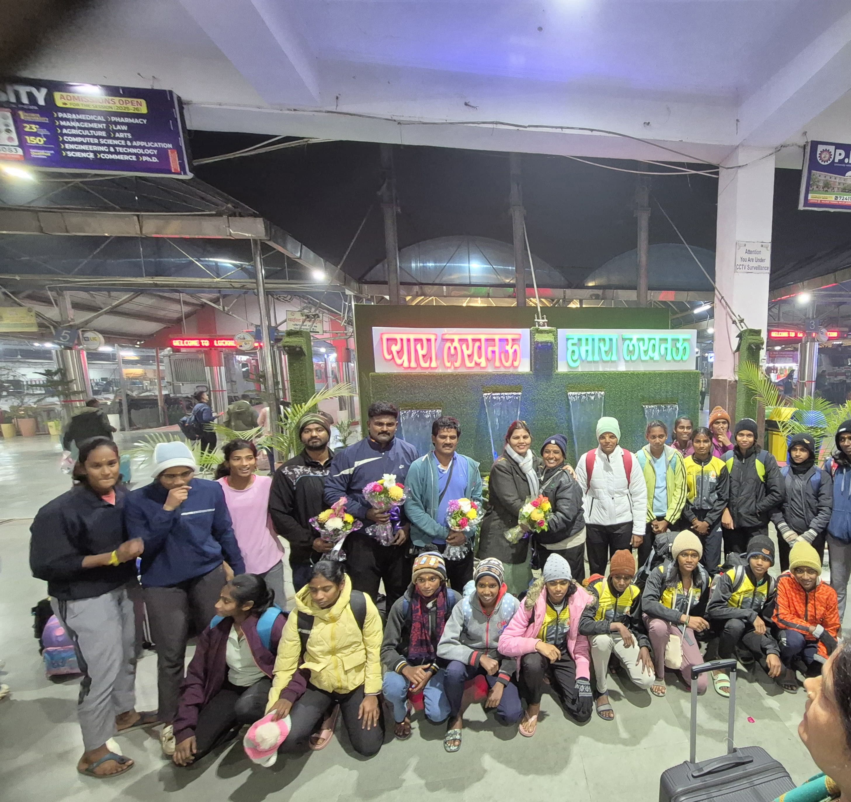 तमिलनाडु की टीम का स्वागत करतीं लाइज़न ऑफिसर श्रीमती परमजीत