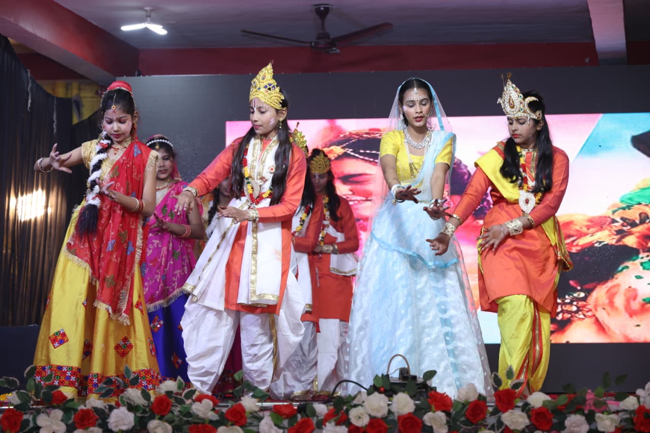 सांस्कृतिक गतिविधियों से छात्रों का होता है व्यक्तित्व विकास : आयुक्त