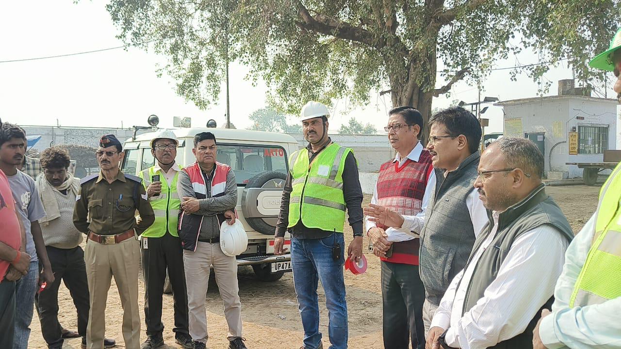 Knowledge imparted to prevent loss of life in road accidents &ndash; Special checking of sugarcane vehicles