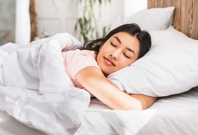 Good Sleep Tips: बेडरूम में सोने से पहले करें ये 5 बदलाव, आएगी घोड़े बेचकर नींद और सुबह उठेंगे रिफ्रेश्ड
