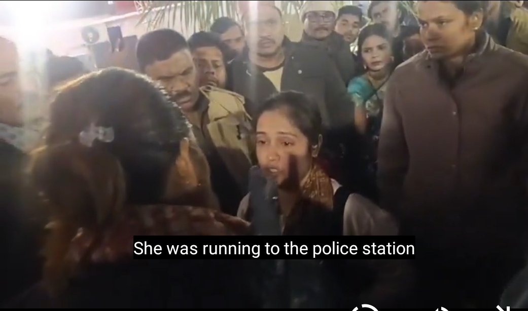 प्रेमी ने रचाई दूसरी शादी, टूटे दिल के साथ मंडप के बाहर बैठी रही प्रेमिका