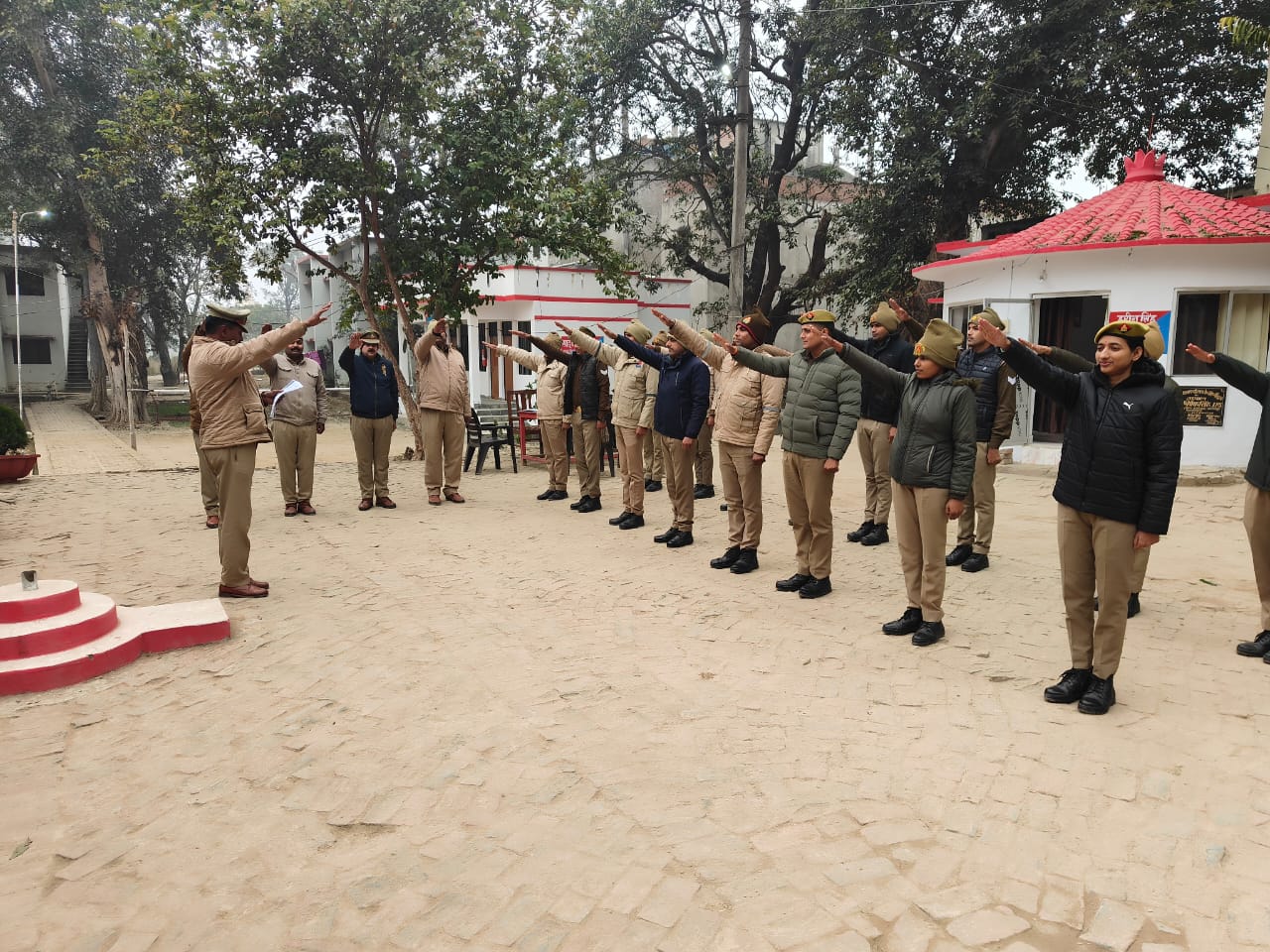 Balrampur police take a big step to stop child marriage, take oath and resolve to raise awareness