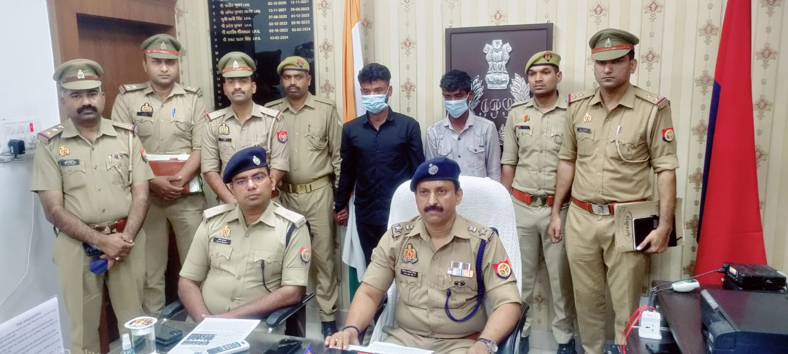 Within 24 hours, Vibhutikhand police team arrested two notorious vicious robbers.