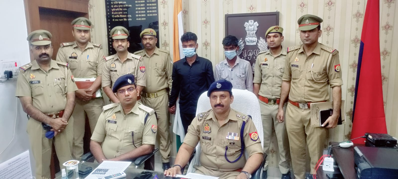 Within 24 hours, Vibhutikhand police team arrested two notorious vicious robbers.