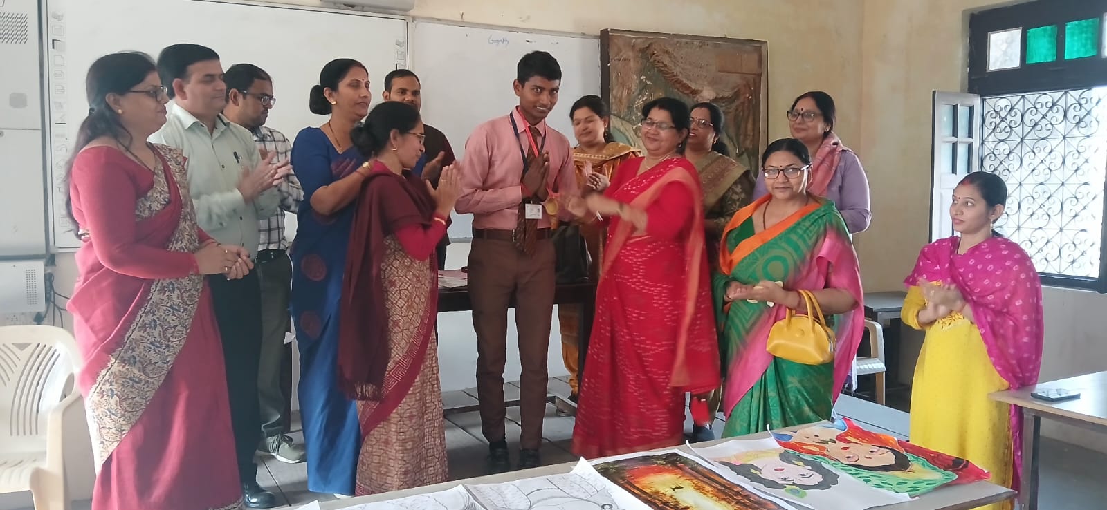 A painting competition was held at M.L.K. PG College, Balrampur, where Surendra Yadav and Kriti Shukla were the winners.