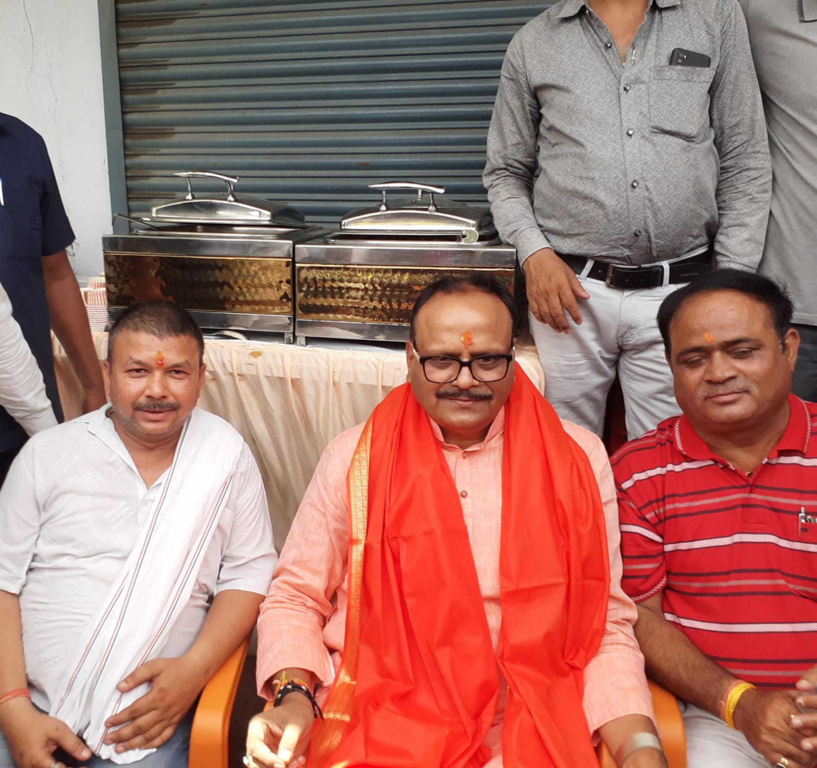 Brajesh Pathak distributed food in the third Bada Mangal Bhandara in Sujanpura-