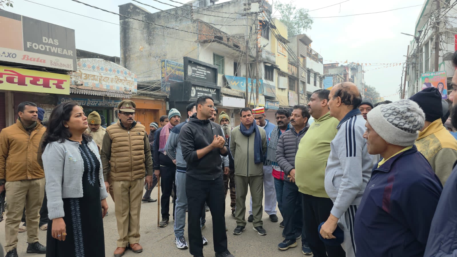 The District Magistrate conducted a comprehensive inspection of the municipal area and gave strict instructions on cleanliness and encroachment.