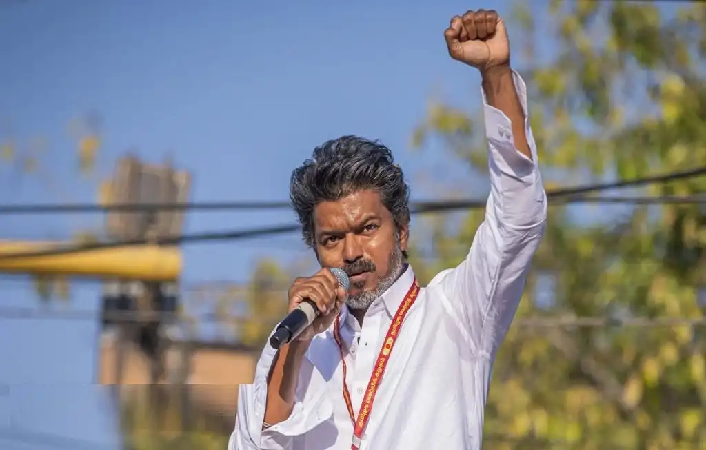 तमिलनाडु में विजय की बड़ी राजनीतिक एंट्री 108 सीटों के साथ सरकार बनाने का दावा