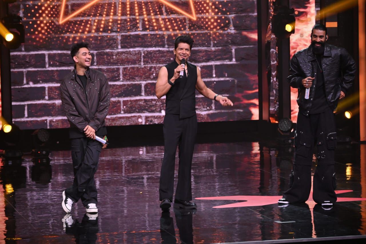 In India's Got Talent, Shaan and Sidhu did a hilarious imitation of Anu Malik, leaving the audience in stitches.