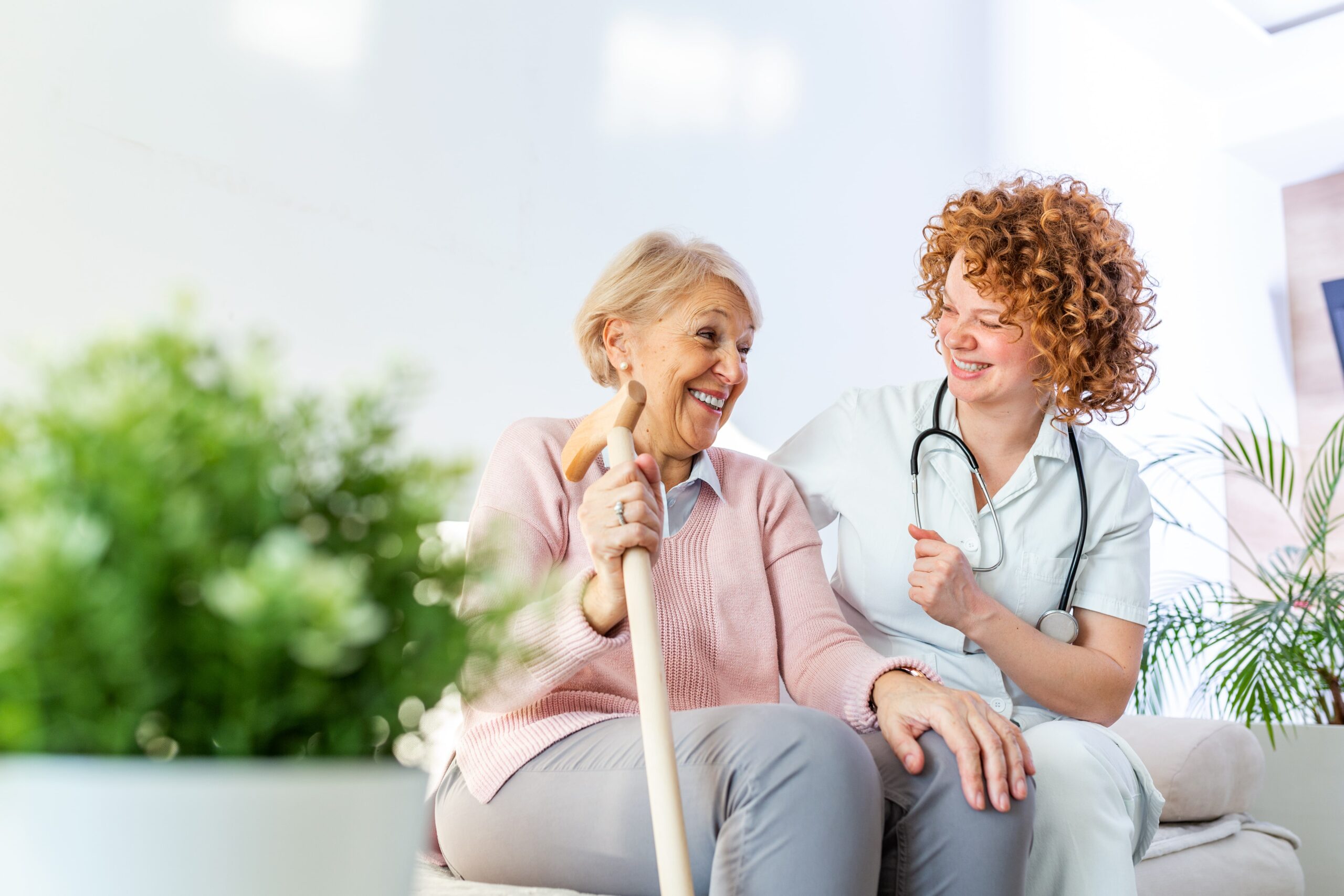 Increased Health Risks for the Elderly During Changing Weather: Keep These Points in Mind
