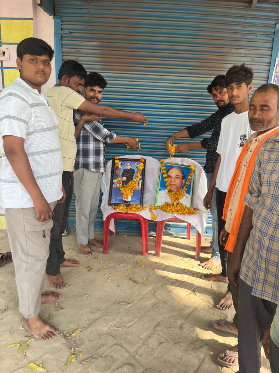 The birth anniversary of Bahujan icon Kanshi Ram was celebrated at the residence of former Congress candidate Surendra Kumar.