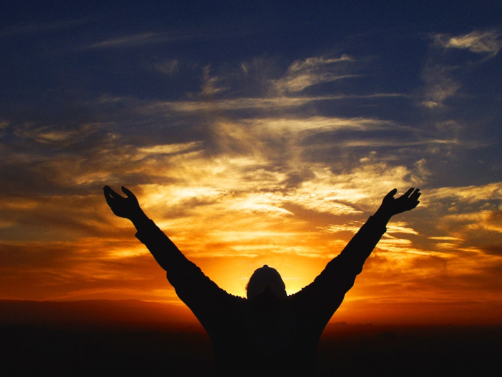 सुख का मूलमंत्र है सबके साथ मिलकर सुखी होना