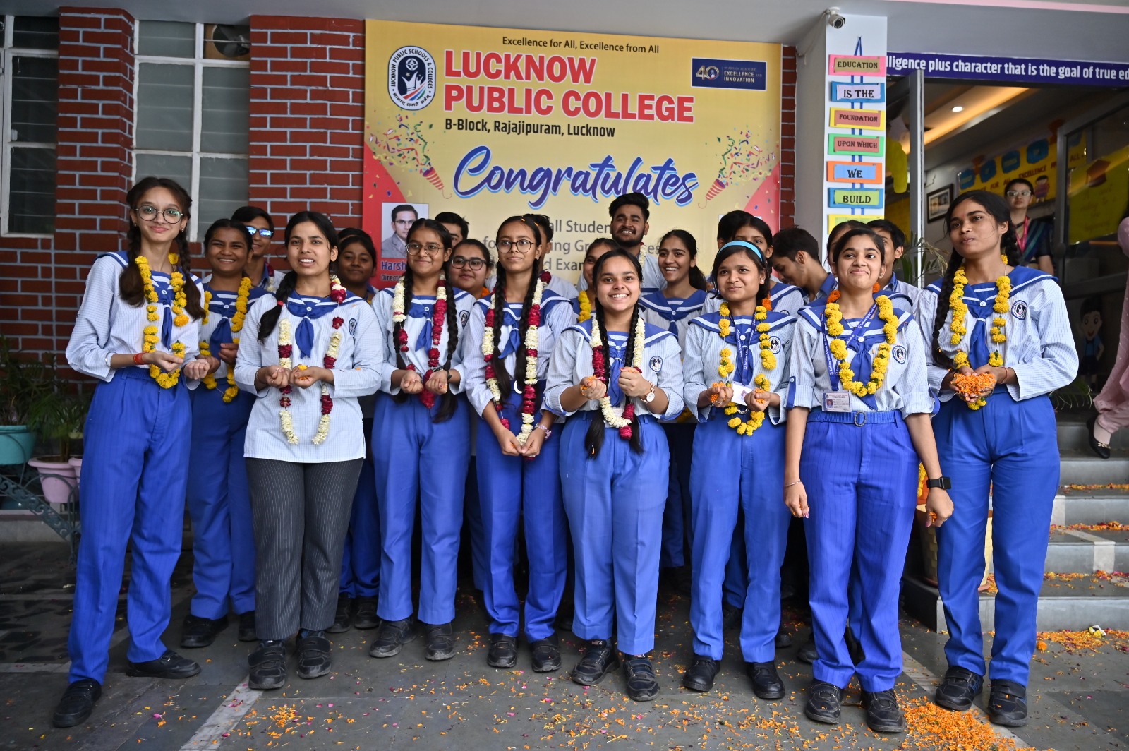 Students of Lucknow Public College, B-Block, Rajajipuram Branch scored higher marks in High School and Intermediate.