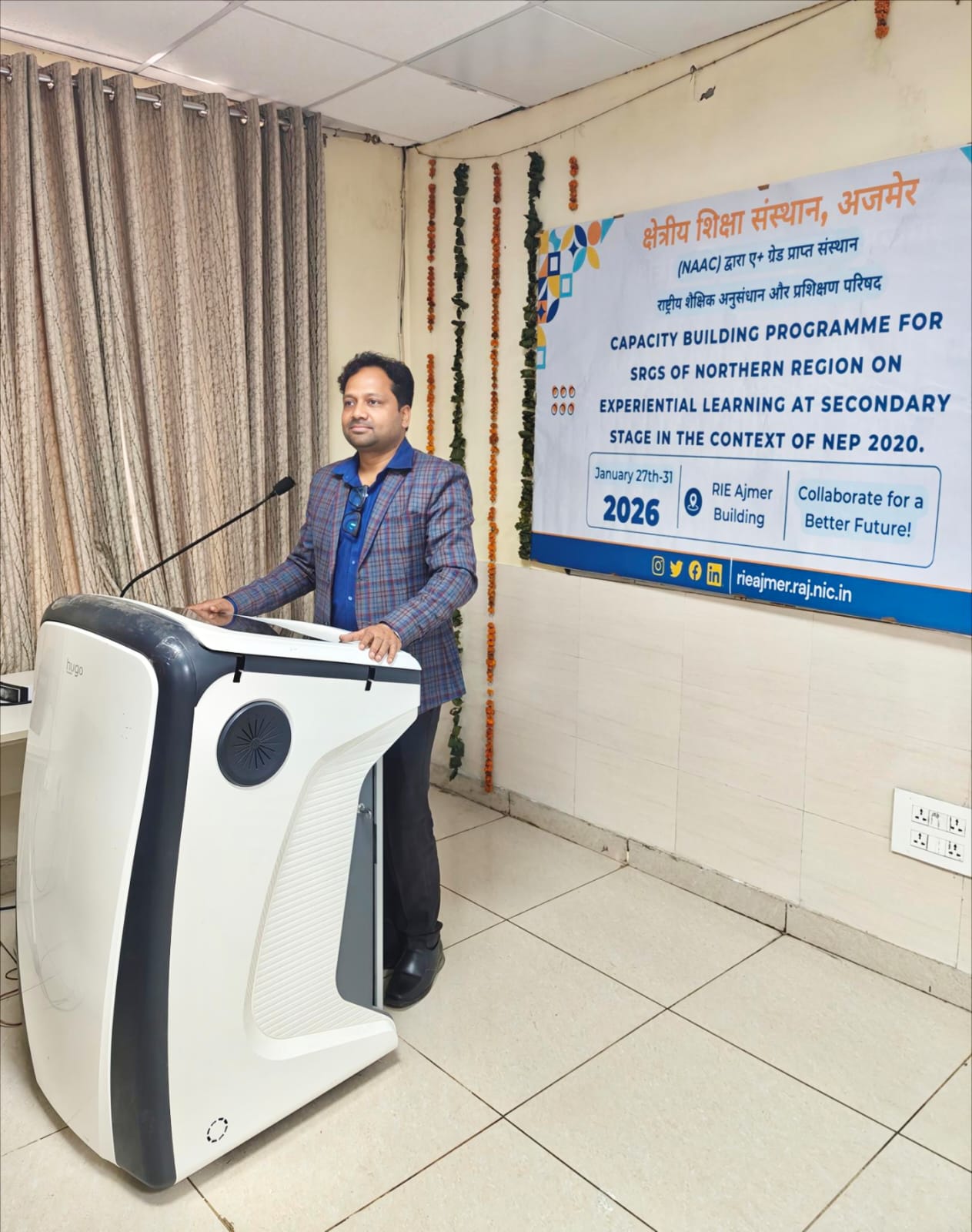 प्रदेश के टॉप-6 शिक्षकों में बलरामपुर के आशीष वर्मा शामिल , एनसीईआरटी के राष्ट्रीय प्रशिक्षण के लिए अजमेर होंगे रवाना