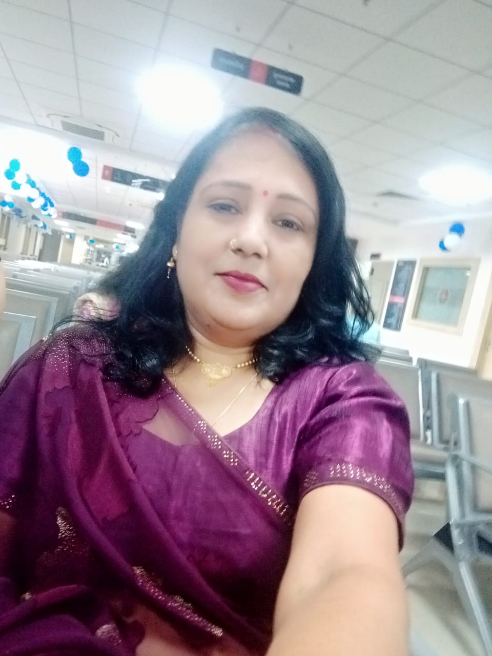 सविता श्रीवास्तव &lsquo;आस्मां&rsquo; लखनऊ की जानी-मानी लेखिका, कवयित्री और समाज सेविका हैं। उनकी अनेक रचनाएं विभिन्न पत्र-पत्रिकाओं और साहित्यिक संकलनों में प्रकाशित हो चुकी हैं।  संस्था के अध्यक्ष आनंद गिरि मायालु ने सम्मान प्रदान करते हुए कहा कि लखनऊ की धरती बहुमुखी प्रतिभाओं से भरी है और उसी धरती की एक होनहार प्रतिभा के रूप में सविता श्रीवास्तव &lsquo;आस्मां&rsquo; को सम्मानित कर संस्था को गर्व महसूस हो रहा है। उन्होंने कहा कि ऐसी रचनात्मक प्रतिभाओं को राज्य और केंद्र सरकार द्वारा आर्थिक सहयोग और सम्मान देकर प्रोत्साहित किया जाना चाहिए।  उल्लेखनीय है कि शब्द प्रतिभा बहुक्षेत्रीय सम्मान फाउंडेशन नेपाल अंतरराष्ट्रीय स्तर पर सक्रिय संस्था है, जो समय-समय पर भौतिक और ऑनलाइन कार्यक्रमों के माध्यम से विभिन्न क्षेत्रों की प्रतिभाओं को प्रोत्साहित करती रहती है।  सम्मान प्राप्त करने के बाद सविता श्रीवास्तव &lsquo;आस्मां&rsquo; ने संस्था का आभार व्यक्त करते हुए कहा कि शब्द प्रतिभा संस्था साहित्य सर्जकों के लिए एक वरदान की तरह है, जिसने देश-विदेश के हजारों कवियों, लेखकों, साहित्यकारों और शिक्षकों को सम्मानित कर उन्हें प्रोत्साहित किया है।  प्रतिभा चयन समिति की संयोजक डॉ. प्रीति प्रसाद &lsquo;प्रीत&rsquo; ने सभी सम्मानित प्रतिभाओं को बधाई देते हुए आगामी आयोजनों में सक्रिय भागीदारी का आह्वान किया।  अगर आप चाहें तो मैं इसे और छोटा (अख़बार के कॉलम साइज) या वेबसाइट/पोर्टल के लिए SEO-फ्रेंडली खबर के रूप में भी तैयार कर सकता हूँ।