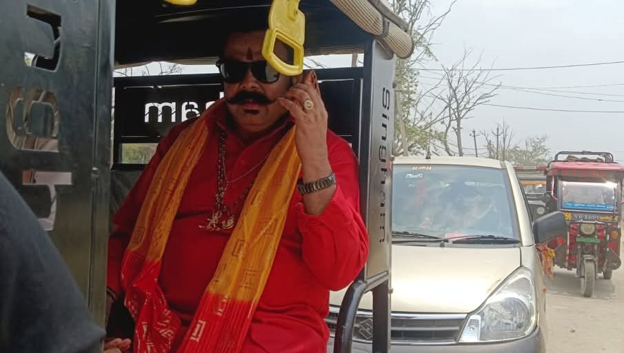 Former MLA Shailesh Kumar Singh &lsquo;Shailu&rsquo; Takes a Unique Initiative: Arrives at Event Venue in an E-Rickshaw