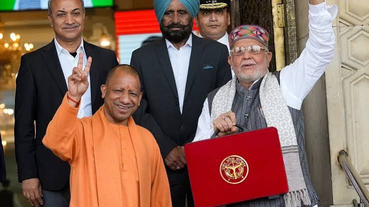 UP Budget 2026 Primary Education: योगी सरकार का प्राथमिक शिक्षा पर बड़ा फोकस, अनुपूरक बजट में 351.25 करोड़ रुपए से अधिक का प्रावधान