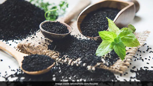 Kalonji Benefits: छोटा सा काला दाना शरीर की कई बीमारियों को कर देगा छूमंतर; रोजाना कलौंजी खाने से मिलते हैं ये 5 जादुई फायदे