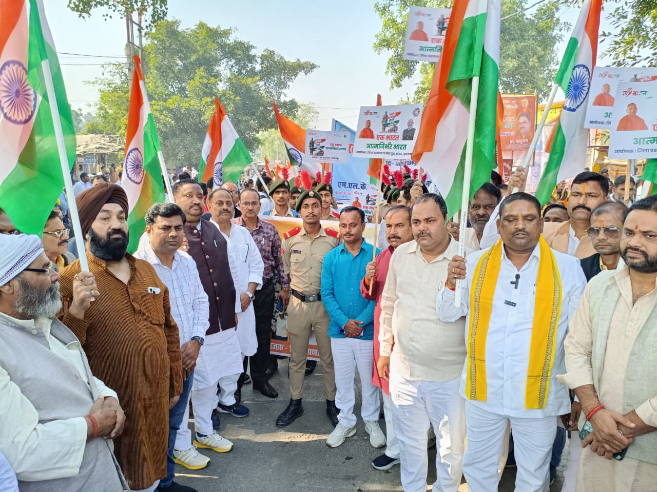 A grand unity march was held in Balrampur on Sardar Patel Jayanti, and the area reverberated with patriotic slogans.
