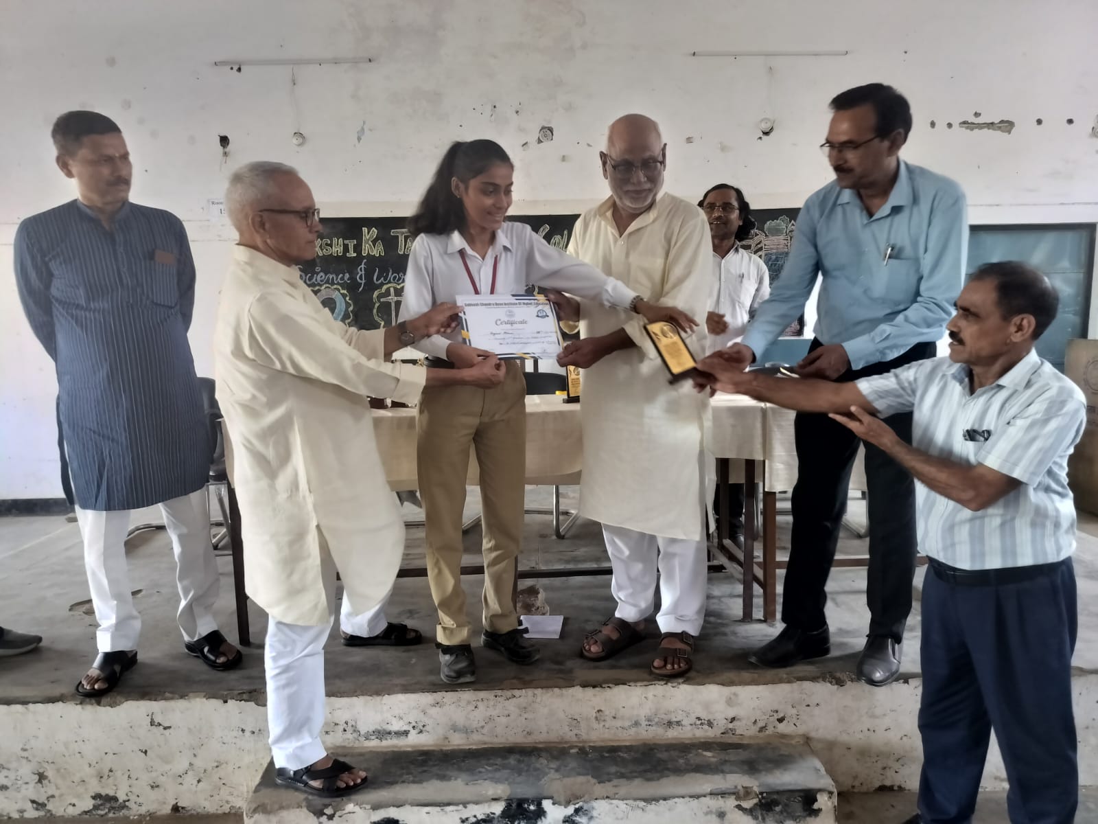 बख्शी का तालाब इंटर कॉलेज में विज्ञान एवं विश्व विरासत क्विज प्रतियोगिता आयोजित
