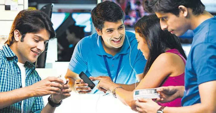 India's young generation becoming slaves of smart phones