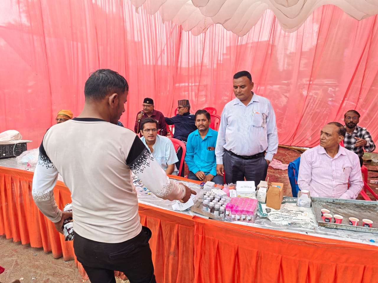 All India Ex-Servicemen Service Council providing services to devotees on the Ayodhya Parikrama path.