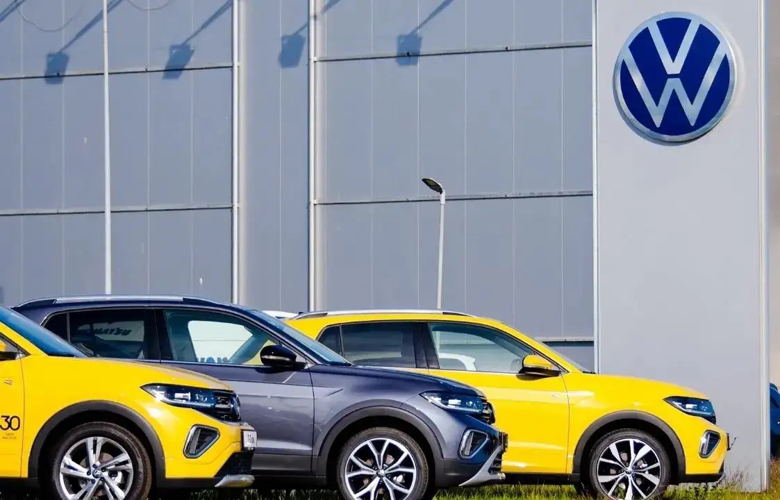 Volkswagen में महा-छंटनी की तैयारी: 1 लाख कर्मचारियों की नौकरी पर खतरा, बंद हो सकते हैं ऑडी और पोर्श बनाने वाली कंपनी के कई बड़े प्लांट्स