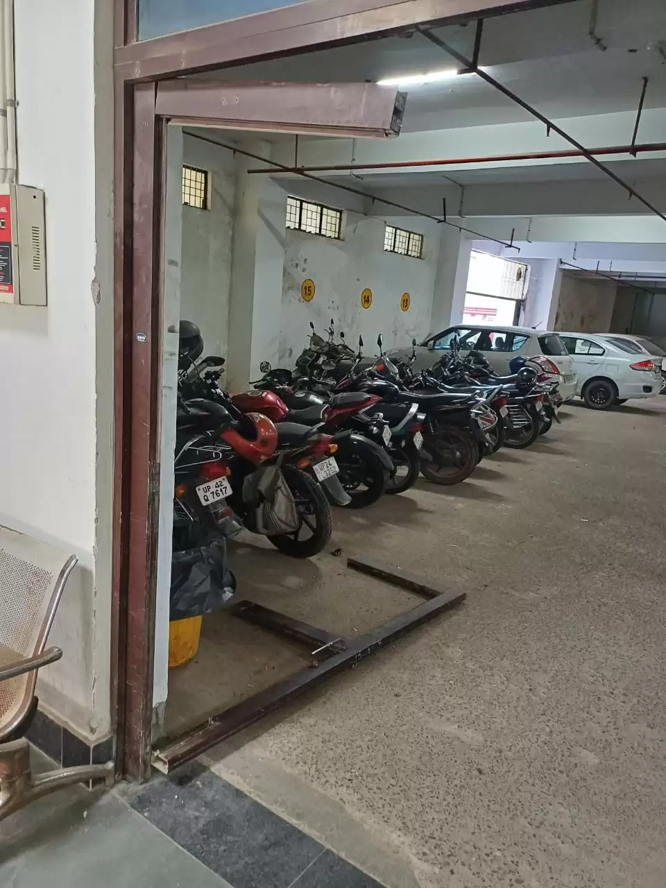 Lohia institute students ne hamla kiya 