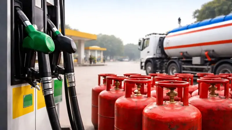 UP Fuel Supply: वैश्विक संकट के बीच उत्तर प्रदेश में पेट्रोल-डीजल और LPG की सप्लाई बरकरार; अफवाहों पर ध्यान न देने की अपील
