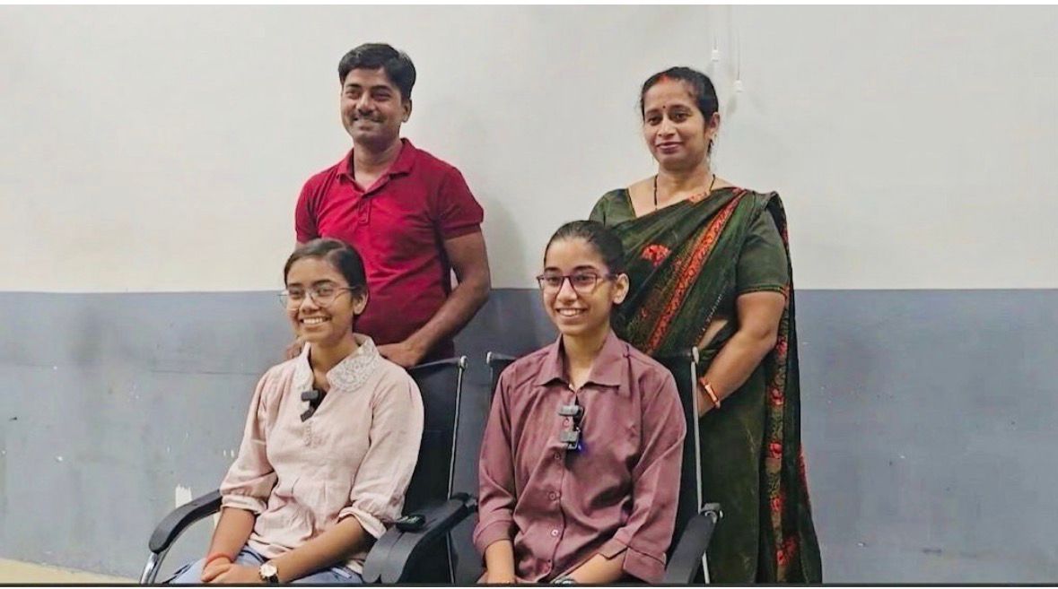यूपी बोर्ड 10वीं रिजल्ट: बाराबंकी की अंशिका और अदिति ने रचा इतिहास, गणित में 100/100 अंक पाकर बनीं प्रदेश टॉपर