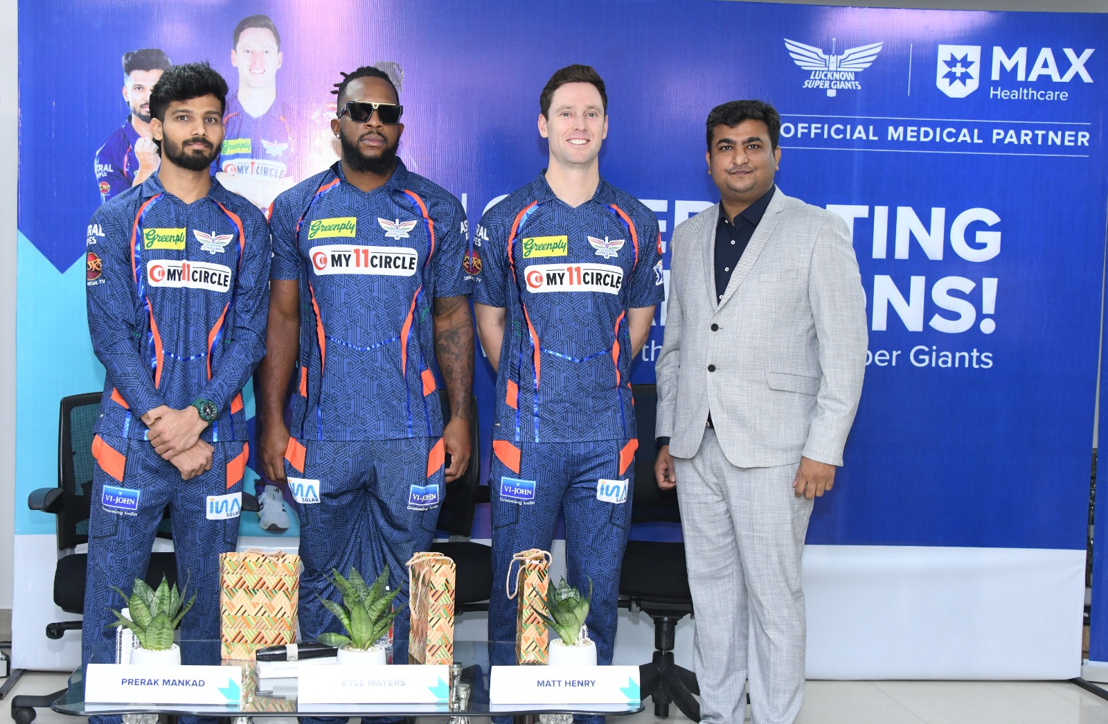 Cricketers and doctors had an interesting meeting, Lucknow Super Giants stars attended the 'Meet and Greet' program of Max Hospital.