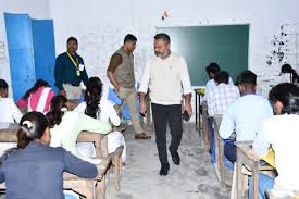 लखनऊ मंडल में मूल्यांकन केंद्रों का आकस्मिक निरीक्षण, अनाधिकृत प्रवेश पर सख्त रोक के निर्देश