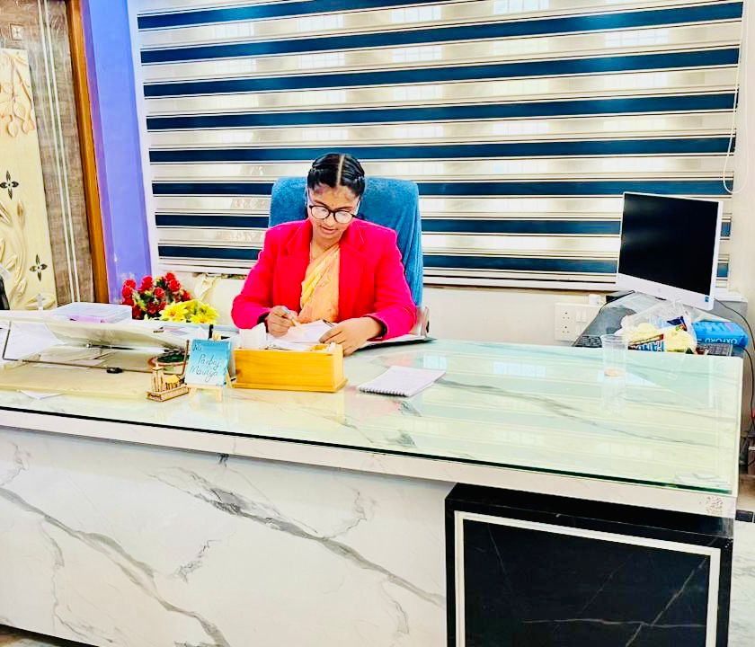 On Children's Day, a student took over the responsibility of the Principal at Adarsh ​​Inter College, Rudauli.