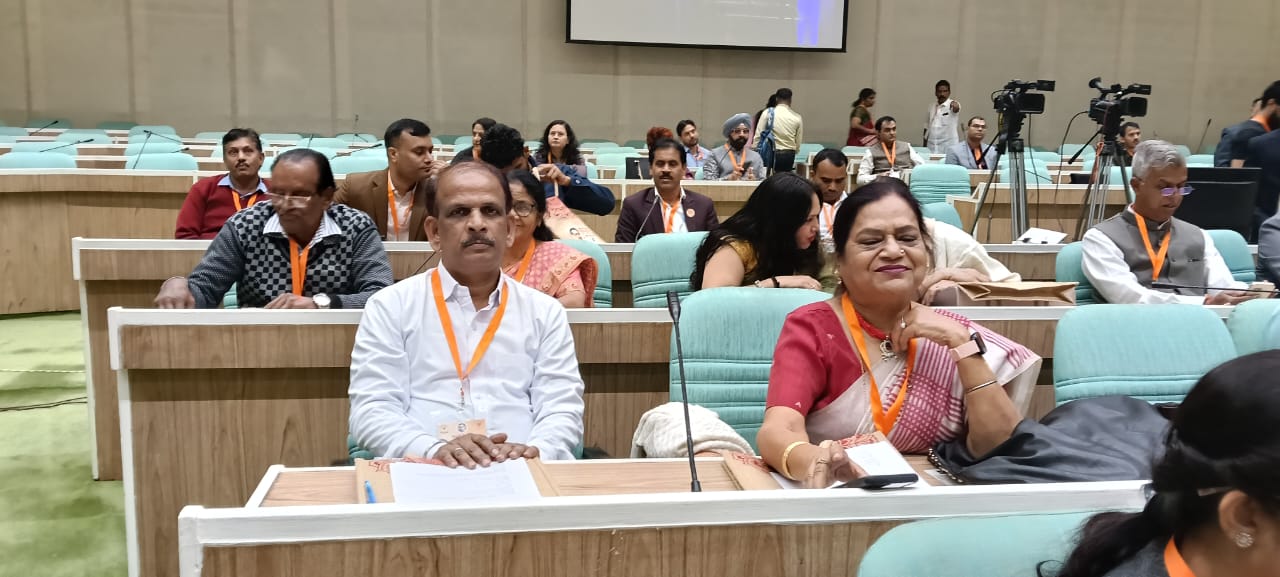 अंतरराष्ट्रीय हिंदी सम्मेलन में दीपक चौहान ने शोधपत्र प्रस्तुत कर बढ़ाया जिले का मान