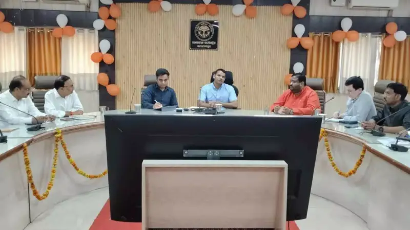 बलरामपुर महोत्सव 2026: डीएम डॉ. विपिन कुमार जैन ने परखीं तैयारियां; 3 अप्रैल से 'बड़ा परेड ग्राउंड' में सजेगी सांस्कृतिक महफिल