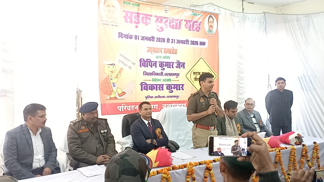 Teachers and partners spread the message of disciplined and safe traffic to promote selfbikes