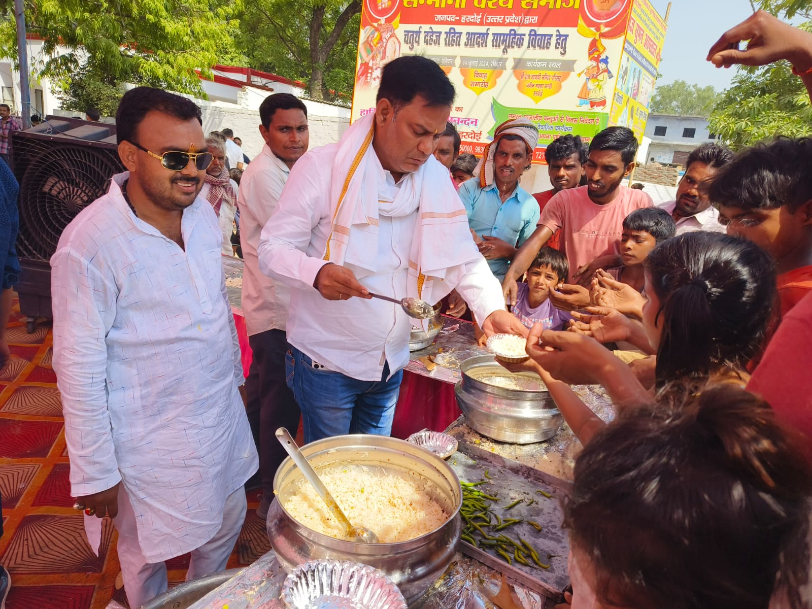 Bhandara organized on the second death anniversary of late Rajneesh Trivedi