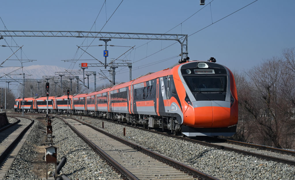 Indian Railways Approves Kavach Version 4.0 for 660 Route Km of Izzatnagar Division at ₹295 Crore