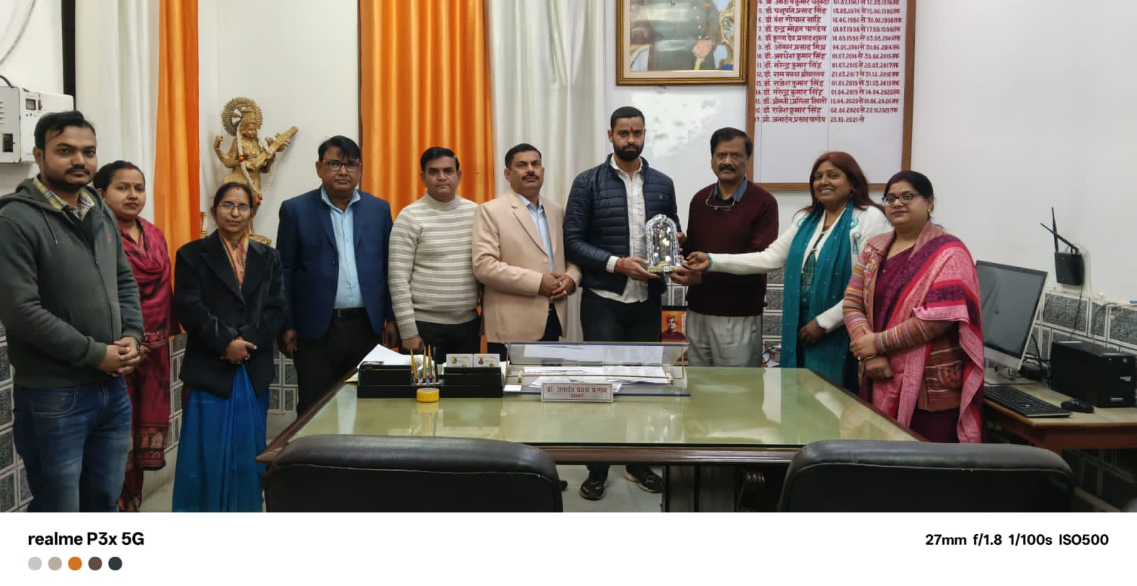 कार्यक्रम में समाजशास्त्र विभागाध्यक्ष डॉ. अनामिका सिंह ने अतिथियों का स्वागत करते हुए सभी के प्रति आभार व्यक्त किया।  इस अवसर पर मुख्य नियंता प्रो. वीणा सिंह, डॉ. ओमप्रकाश सिंह, लेफ्टिनेंट डॉ. देवेन्द्र कुमार चौहान, डॉ. दिनेश त्रिपाठी, डॉ. अर्चना शुक्ला, सीमा पाण्डेय एवं नीरज पाण्डेय सहित अन्य शिक्षकगण उपस्थित रहे।