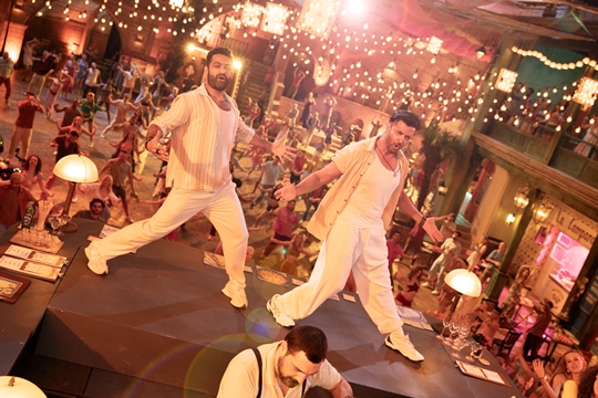 Hrithik vs NTR Dance