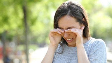 Eye Care Tips: चिलचिलाती गर्मी और धूप से आंखों में होने लगी है जलन?