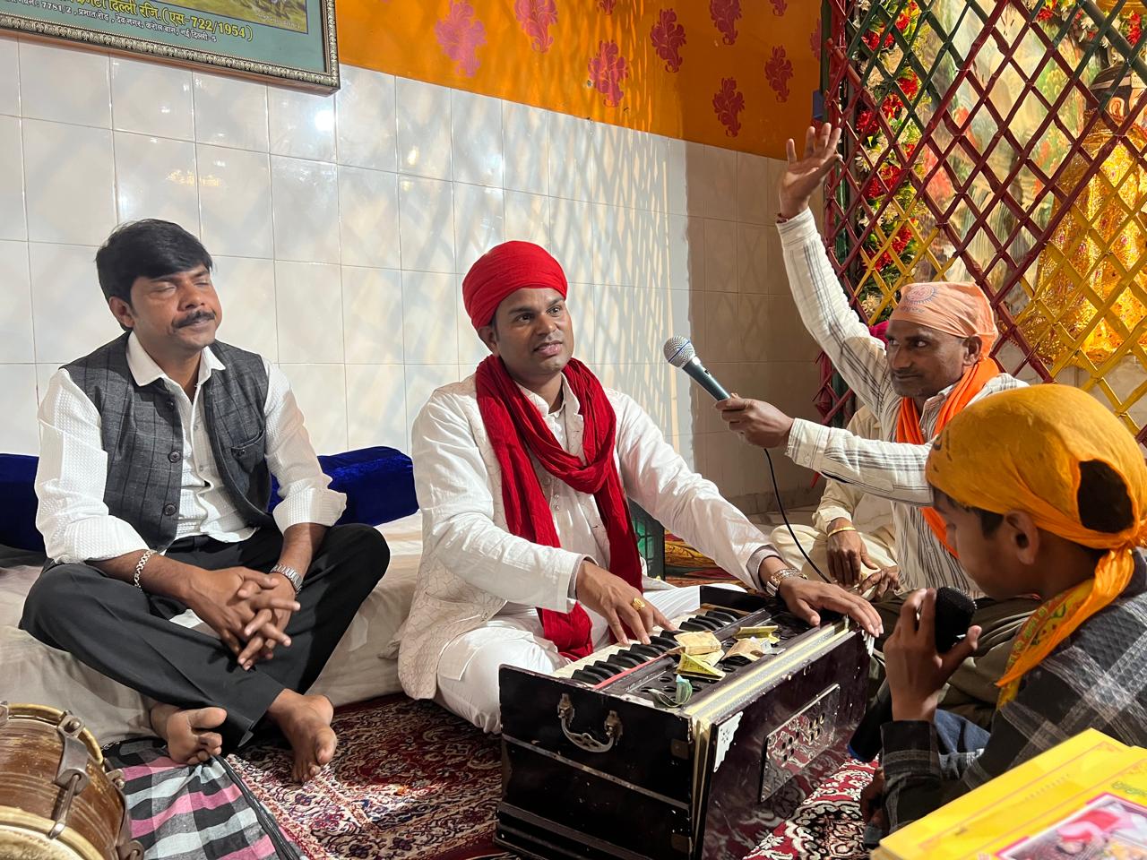 Guru Ravidas जन्मस्थली पर उमड़ा आस्था का सैलाब, उत्तराखंड से हजारों श्रद्धालु पहुंचे वाराणसी