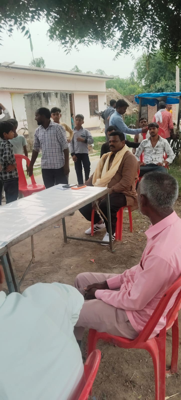 Former candidate Surendra Kumar participated in various social and marriage functions.
