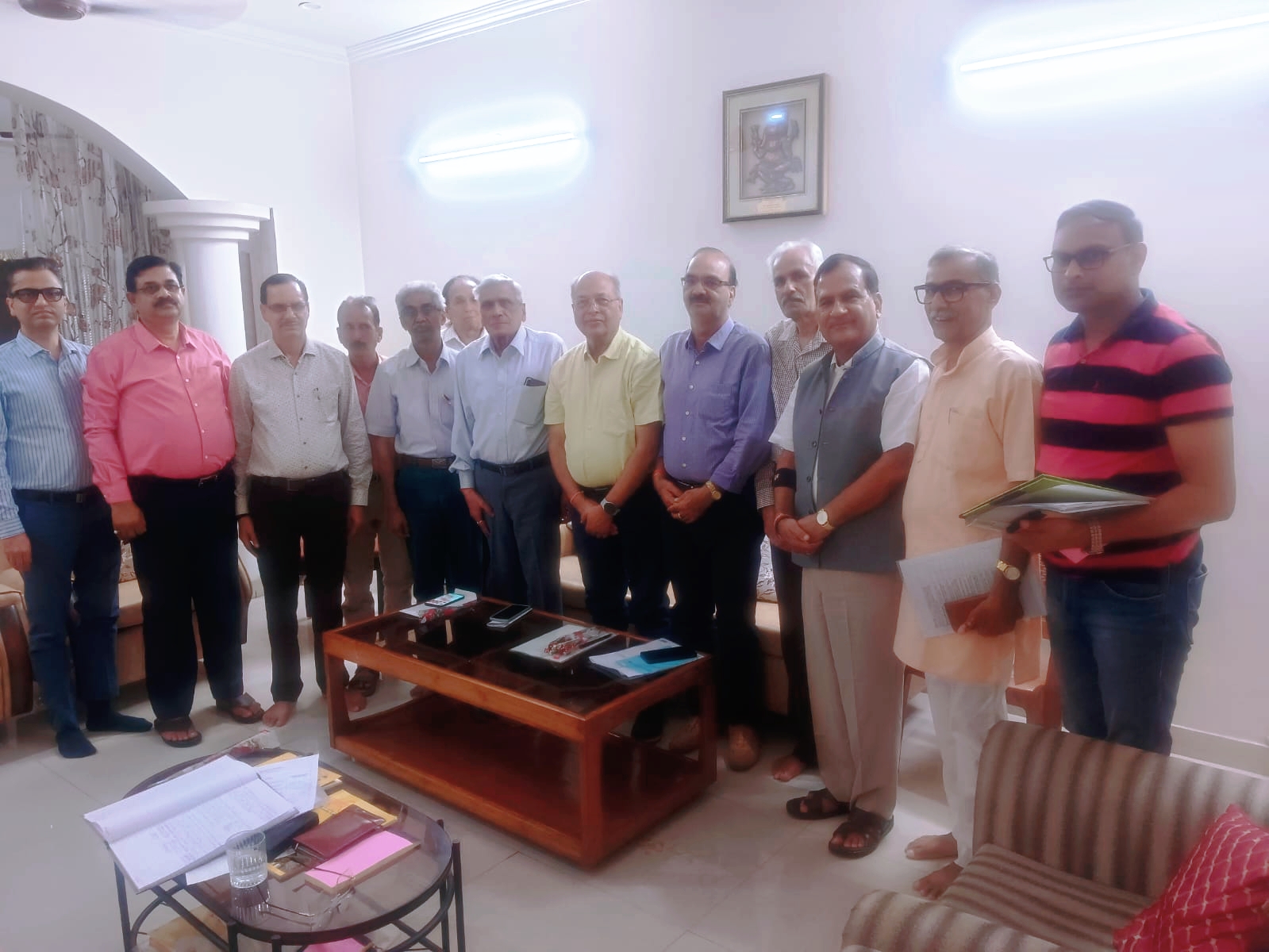 विनीत खंड-2 जन कल्याण समिति की पहली बैठक संपन्न: पार्कों से हटेंगे अवैध कब्जे, ओमकारेश्वर पार्क में खुलेगा 'ओपन जिम'