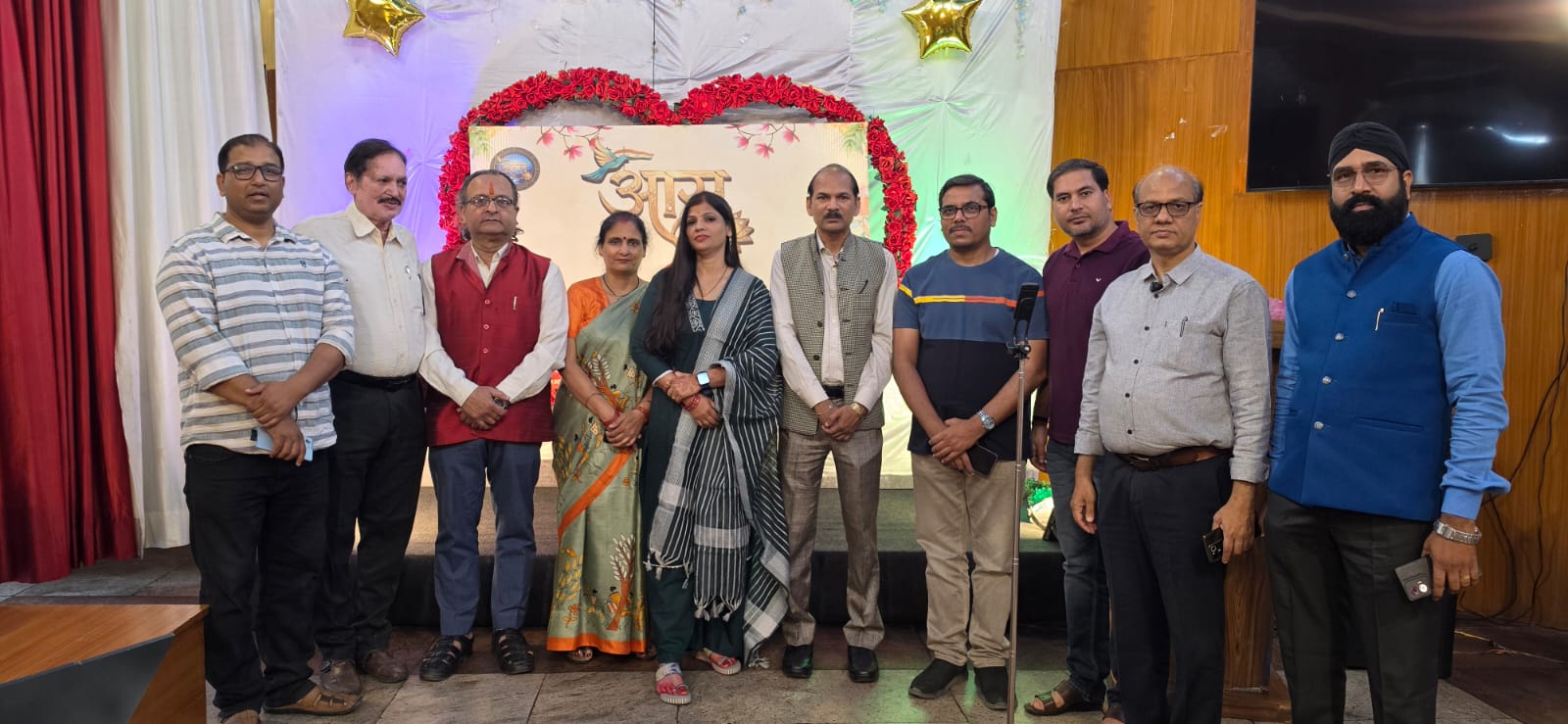 'Aas' Hosts a Literary Soir&eacute;e in Lucknow; Poets and Bards Weave a Tapestry of Creative Expressions