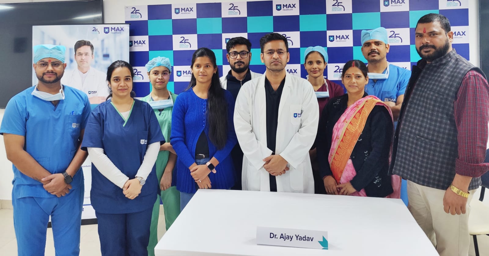 मैक्स अस्पताल लखनऊ में रोबोटिक तकनीक से युवा मरीज के दुर्लभ व विशाल पैंक्रियाज ट्यूमर की सफल सर्जरी