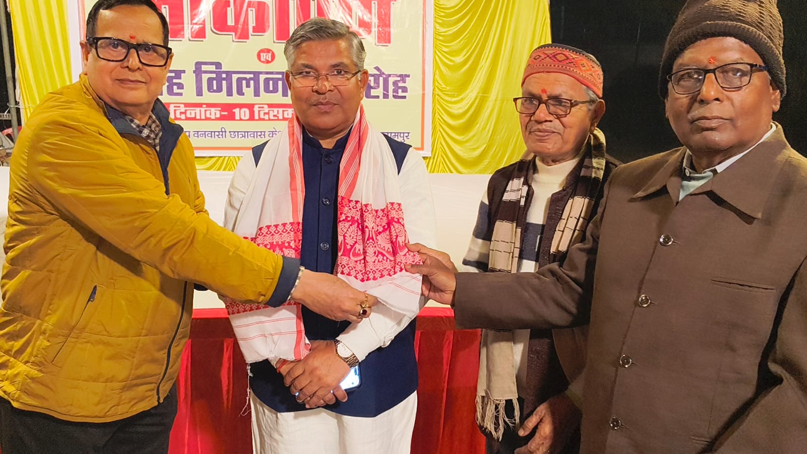 Successful organization of cultural evening: Mixture of poetry, dance and magic