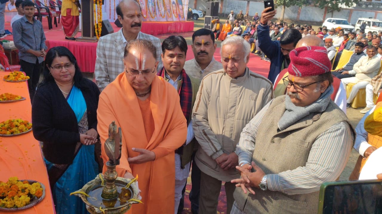 मना पार्क स्थित सरस्वती शिशु मंदिर में