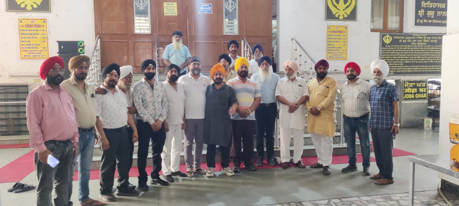 Gurdwara Management Committees of Lucknow voted and thanked the district administration for peaceful voting.