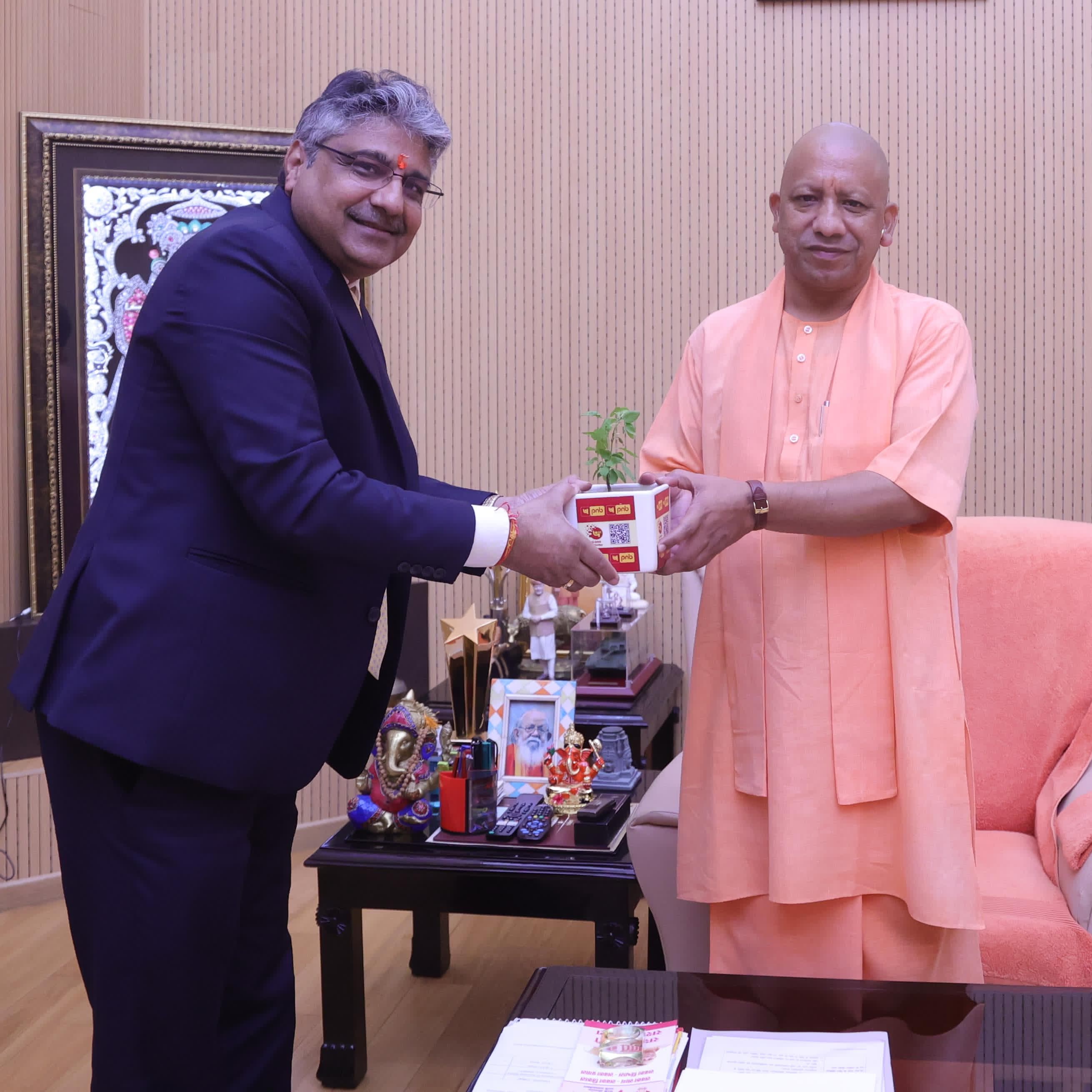 Punjab national bank managing director meets CM Yogi Aditynath
